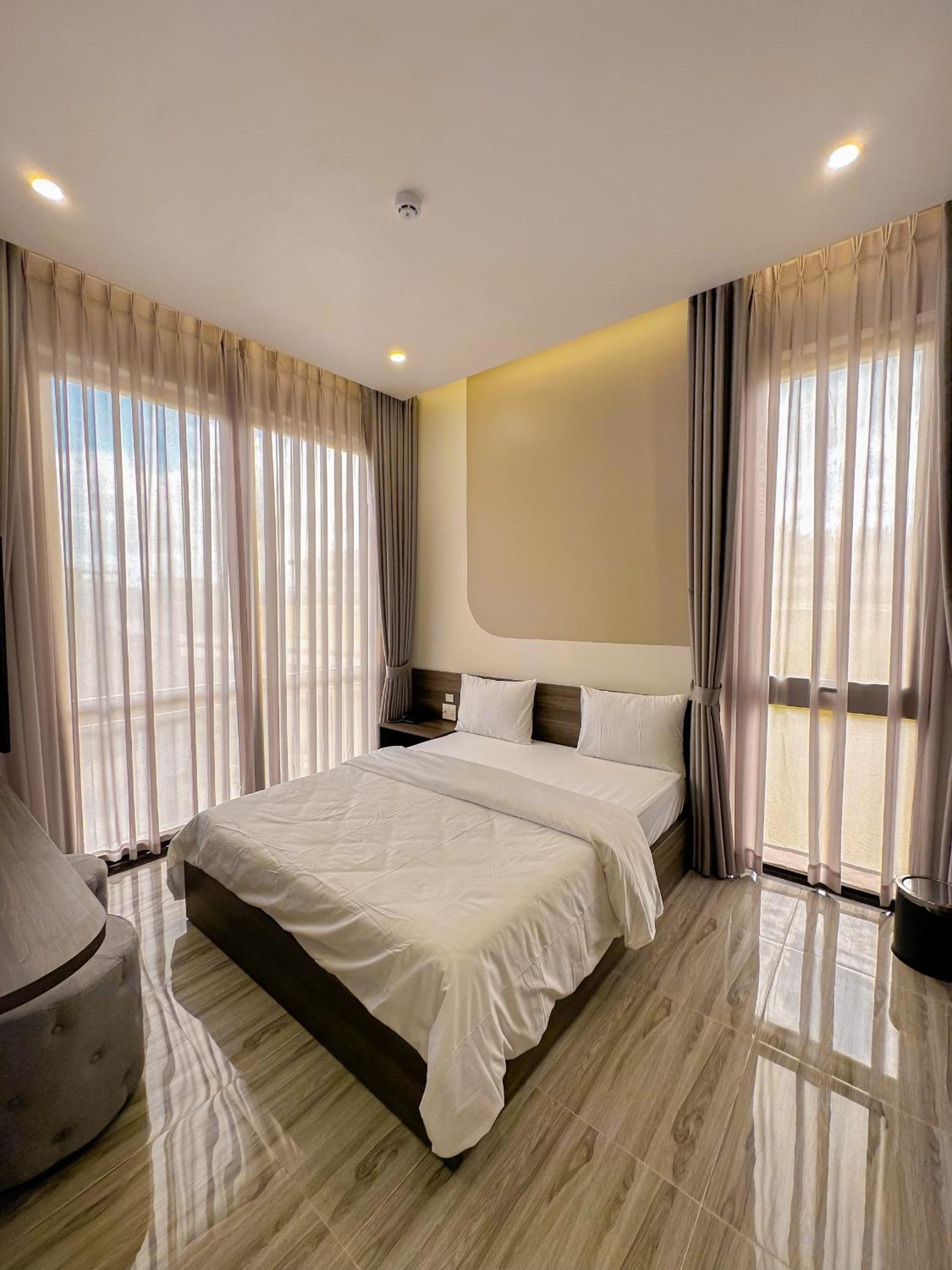 Tuyet Suong Hotel Quảng Ngãi Buitenkant foto