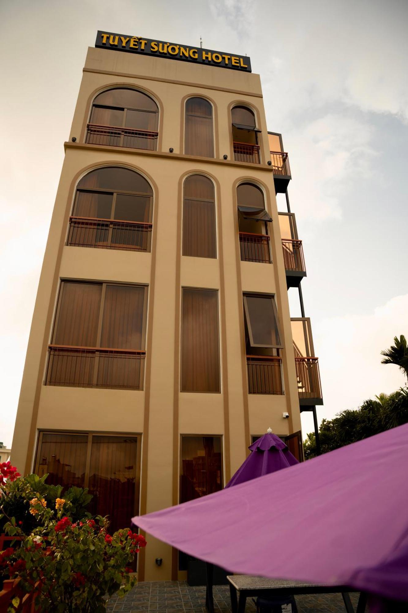 Tuyet Suong Hotel Quảng Ngãi Buitenkant foto