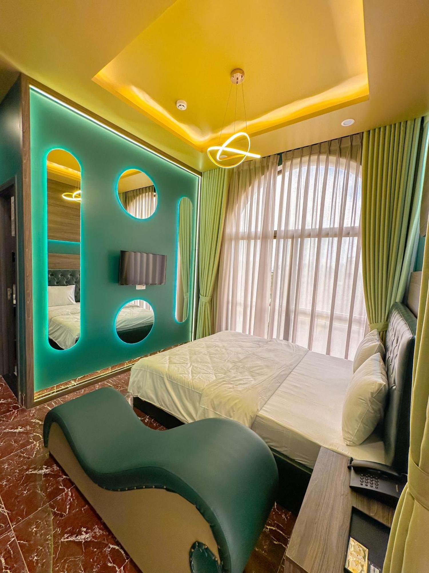 Tuyet Suong Hotel Quảng Ngãi Buitenkant foto